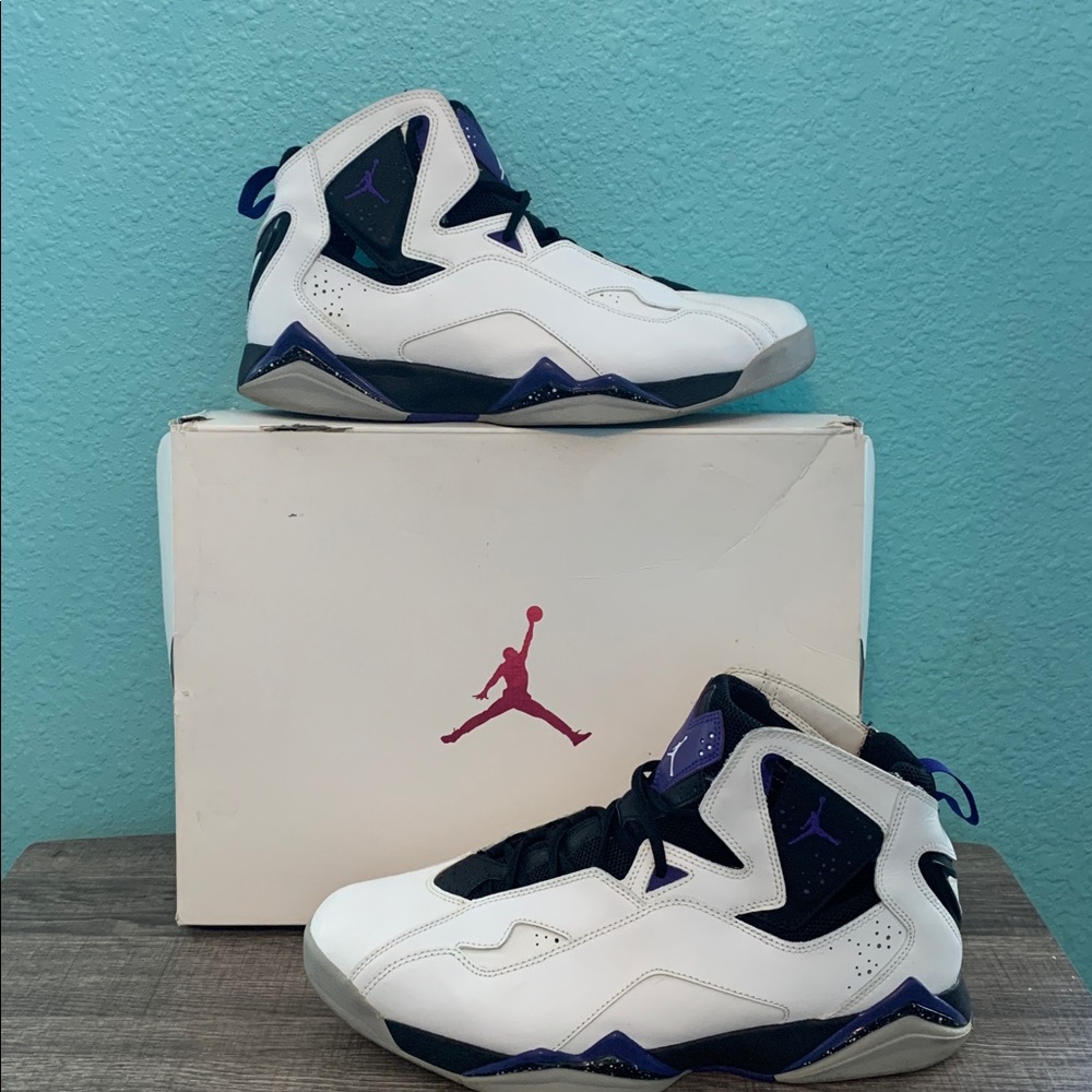 Jordan Athletic Shoes White and Purple